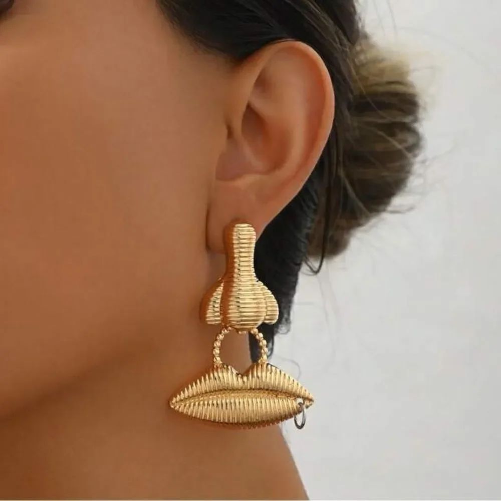 figure Earrings A1148
